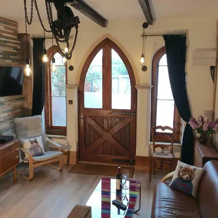 The Hideaway - A Charming, Unique Retreat In Long Ashton, Bristol