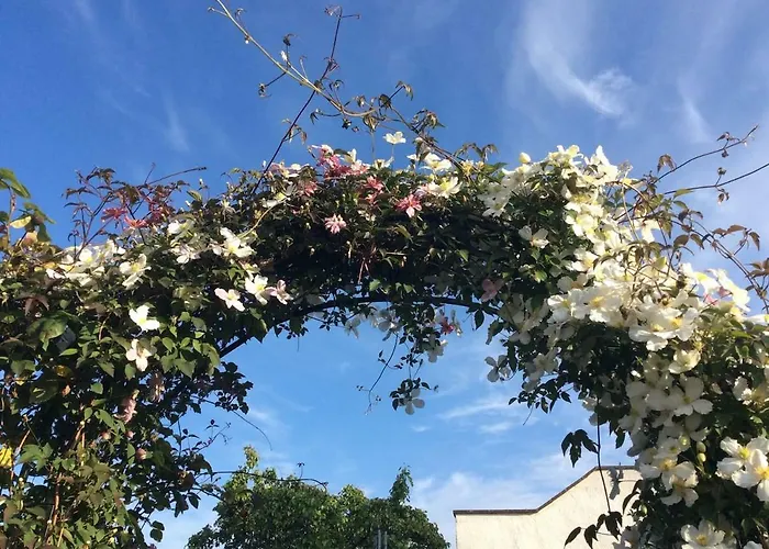 Будинок відпочинку The Hideaway - A Charming, Unique Retreat In Long Ashton, *